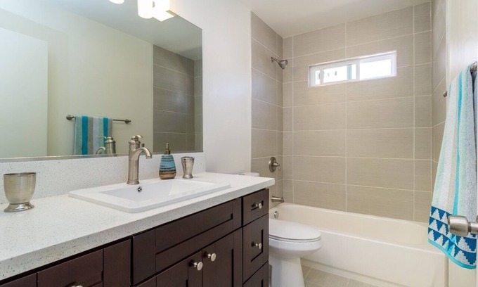 Stockton Casa | Remodeled Private 3BD, Hot Tub Woof Woof and Parking
