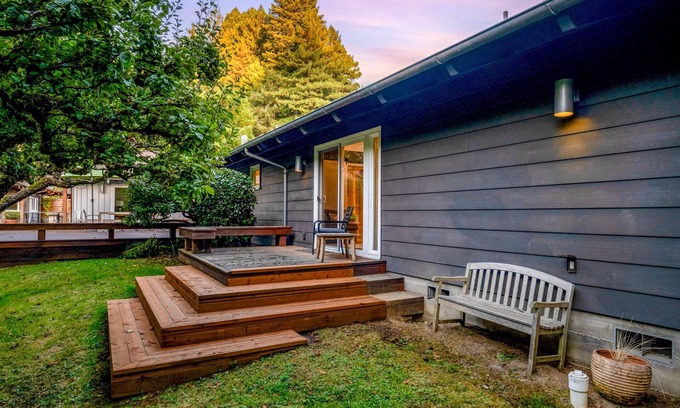 Jacoby Creek Casa | Remodeled ranch home with hot tub, basketball, 4 fireplaces, firepit, Ping-Pong