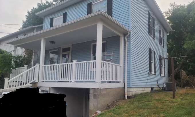 Strabane Casa | Remodeled spacious 4-bedroom house in very popular Houston, PA with central AC