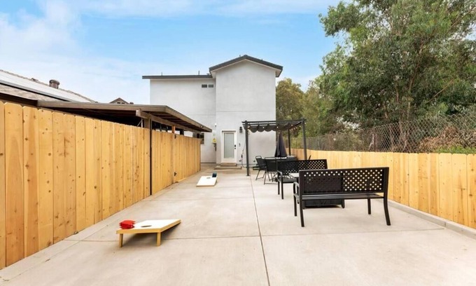 Mira Mesa Casa | REMODELED Urban Retreat Self Check-In, Hot Tub, Foosball, Fire Pit, Cornhole