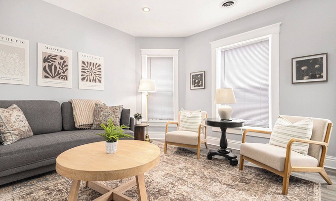Michigan City Apartamento | Remodeled, Washer, Dryer, Mins to Beach & Downtown