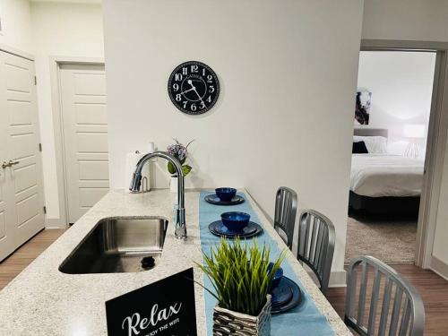Spring Apartamento | Remote Worker 1 BD/1BA Private Conference Room