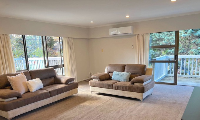 Remuera Casa | Remuera 5 Bedroom Holiday House