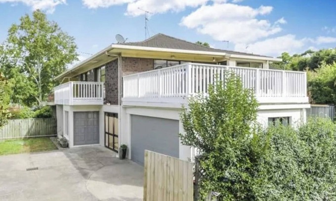 Remuera Casa | Remuera 5 bedroom Holiday House