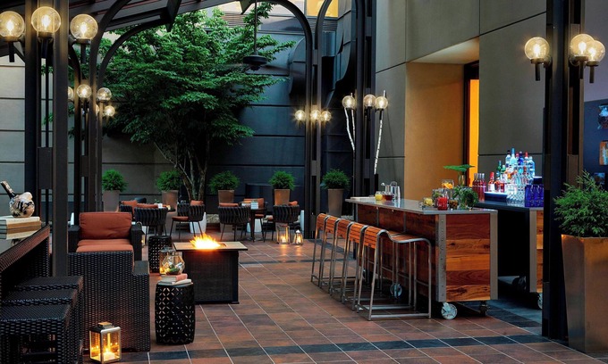 Downtown Asheville Hotel | Renaissance Asheville Downtown Hotel