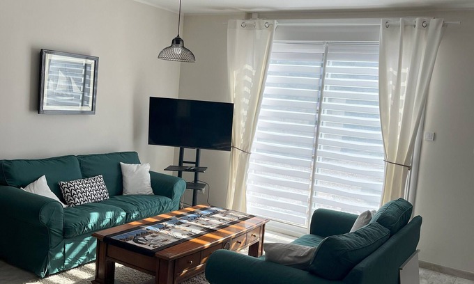 Villeneuve-les-Avignon Apartamento | Renovated character villa (2022) converted into 2 air-conditioned apartments.