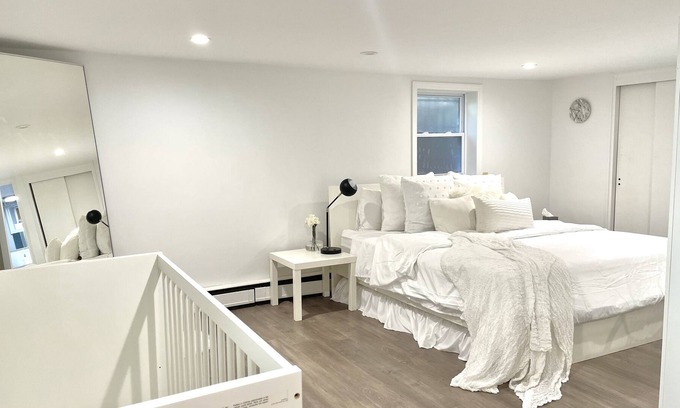 Southeast Yonkers Casa | Renovated 1 bedroom apartment 30 min train ride from manhattan