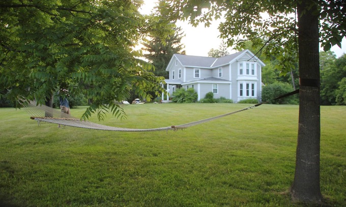 Lenox Dale Otro | Reformado de 1860 granja, frente a la Cranwell. Ahora disponible para el otoño