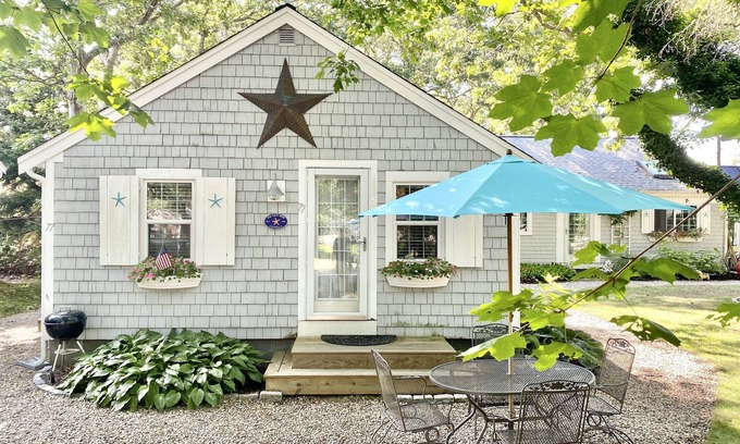 Bass River Cabaña | Renovated 1940’s Bass River .5miles to Beaches⛱️ Central AC