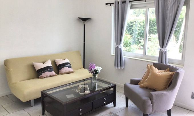 West Park Casa | Renovated 2-bedroom house in West Park with AC