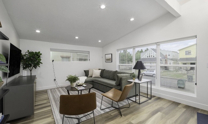 Ogden Apartamento | Renovated 2BR/1BA Flat Close to 25th Street Fun
