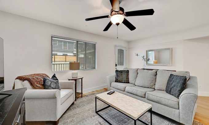 Westfield Condominio | Cozy Tarrytown Condo - 2 millas del centro