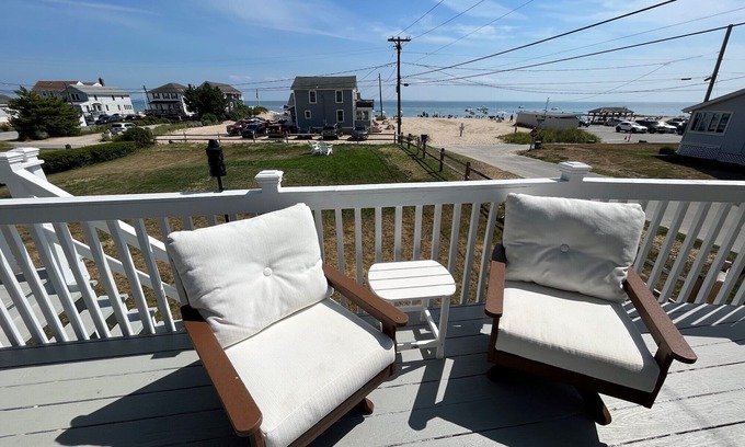 Old Lyme Casa | Renovated 3BR House Across from White Sand Beach, Old Lyme