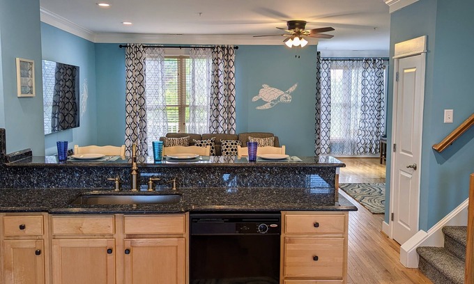 West Ocean City Casa | Renovated 4 Bedroom Townhome West OC Pool Sleeps 10