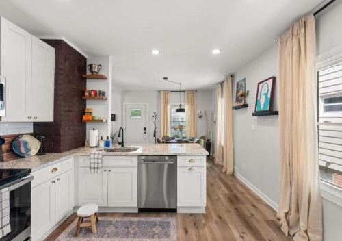 Cleveland Casa | Renovated and Professionally Designed 3Bed Home