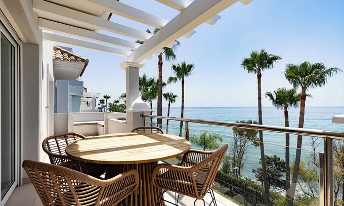 New Golden Mile Apartamento | Renovated apartment Belisimo: with balcony and sea view