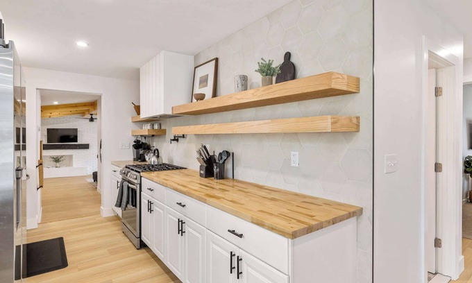 Farmington Hills Casa | Renovated, Bright & Spacious Farmington Retreat!