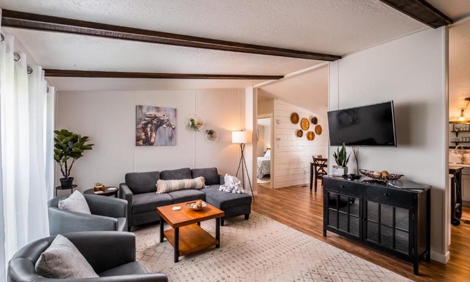 Philomath Casa | Renovated Bungalow Getaway