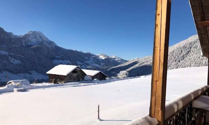 Rougemont Chalet De Esquí | Renovated Chalet on Top of the Picturesque Village