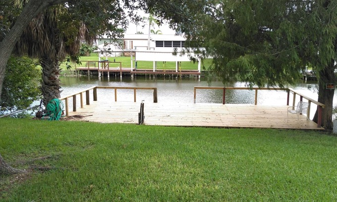Taylor Creek Casa | Renovated,clean,comfortable,trailer on canal with Lake Okeechobee access.