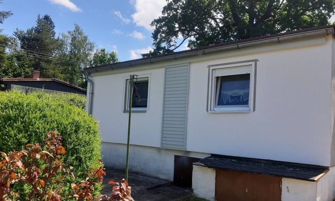 Luisenthal Casa | Renovated cozy bungalow near Oberhof with covered outdoor jacuzzi