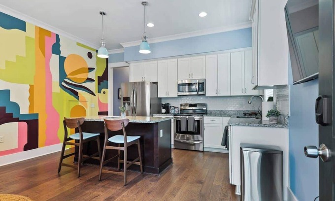 Eastside Casa | Renovated Dog Friendly Duplex Near Food & Fun! Fully Fenced Yard and Private Par