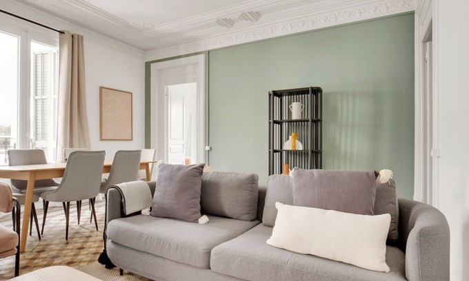 Sant Pere Apartamento | Renovated El Born 3BR, by Blueground