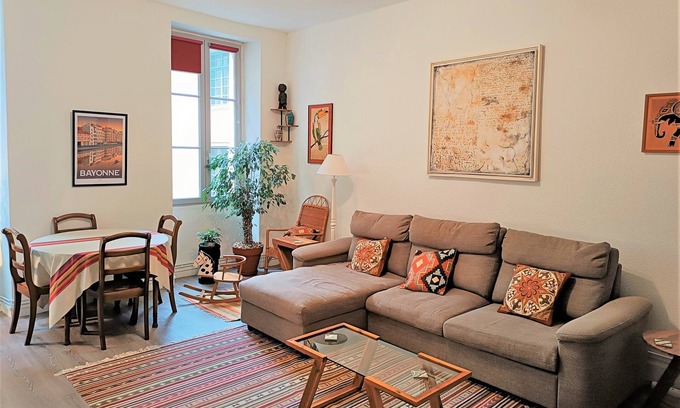 Centre Ville Apartamento | Piso reformado en el ♥ de Pau ★★★★★