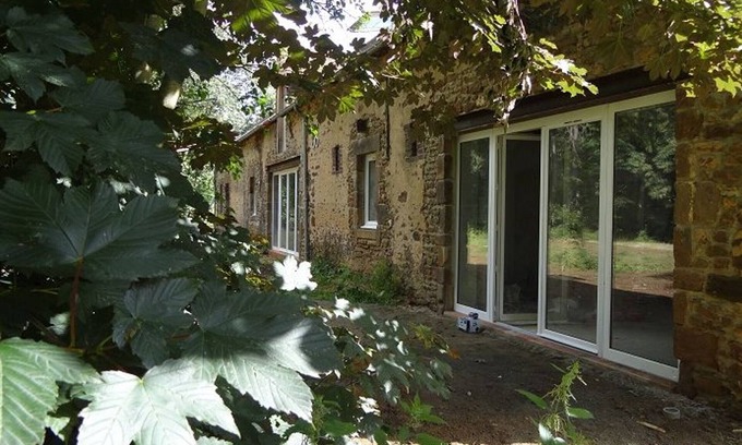 La Bazoge Cabaña | Casa rural renovada con terraza, cerca de Le Mans, 4 hab, ideal para 8 personas