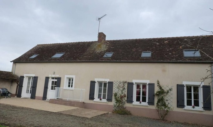 Vallon-sur-Gee Cabaña | Casa renovada con terraza, internet y garaje cerca de Vallon-sur-Gée