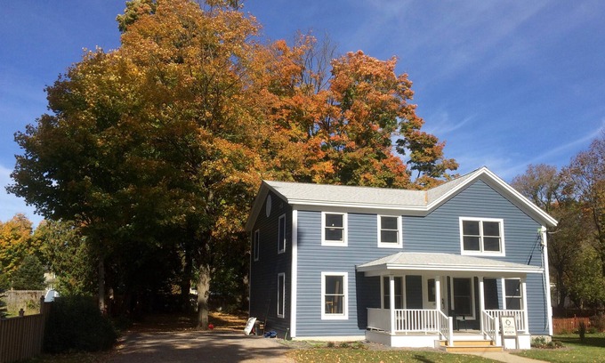 Hamilton Casa | Granja renovada, ubicación Prime Village