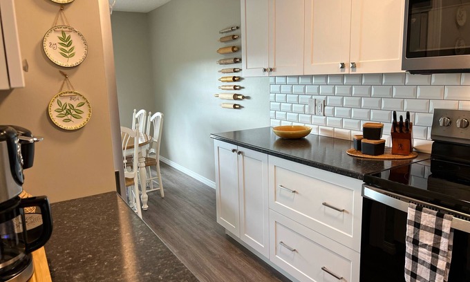 Cochrane Casa | Renovated Half-duplex w/private space, right in town, 1hr to the Rocky Mountains