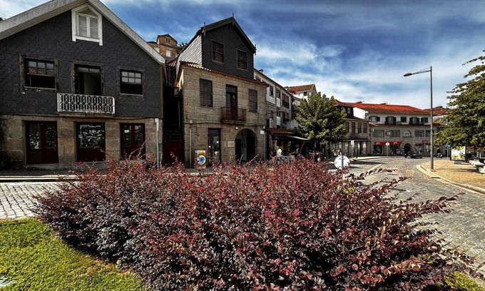Cinfaes Apartamento | Renovated historic house in the center of Cinfãe near the beach and public pool