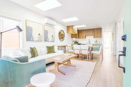 Mid City Casa | Renovated home 5BR Amazing Location