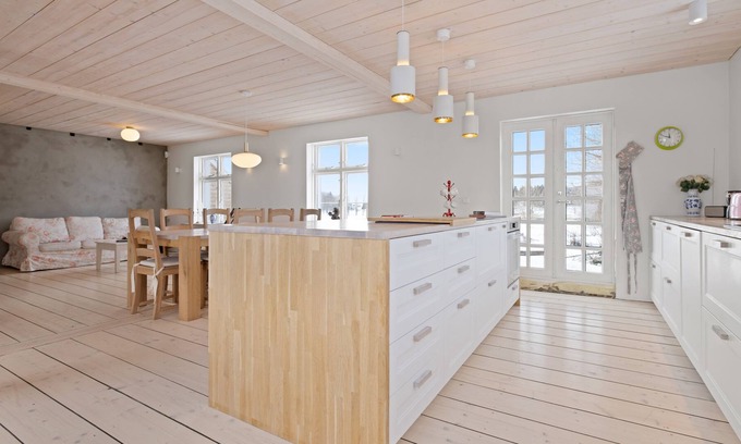 Mosfellsbaer Casa | Wonderland - Renovated house with a feel of the countryside.