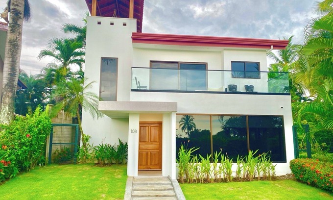 Playa Hermosa Casa | Renovated Large Oceanfront house, 5 bedrooms 4bath w/pool and tropical gardens
