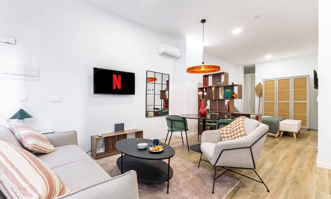 Torrefiel Apartamento | Loft reformado | Adaptado | Smart TV | AC | 3Pax |