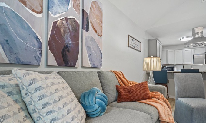 Tallahassee Cabaña | Renovated Luxury Cottage 4mins to I-10