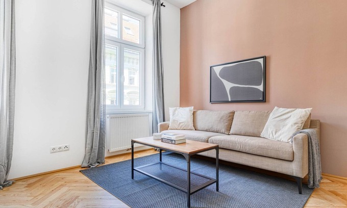 Matzleinsdorf Apartamento | Renovated Margareten 1BR in Historic Building, by Blueground