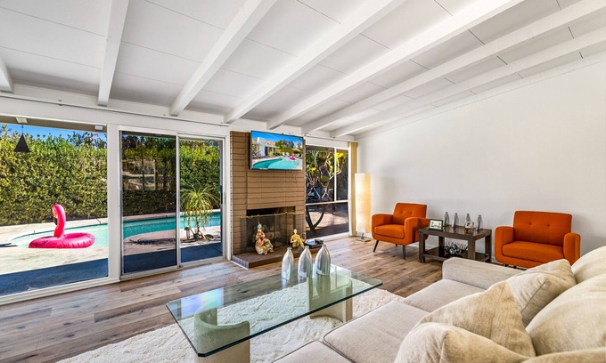 Magnesia Falls Cove Casa | Renovated, modern home with private pool, firepit, washer/dryer & AC