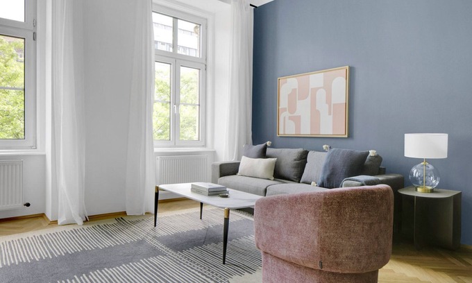 Mariahilf Apartamento | Renovated Neubau BR w/ Fireplace at Mariahilfer Straße, by Blueground