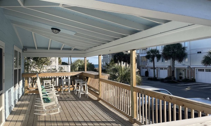 Wrightsville Beach Casa | Renovated Oceanview House;10sec walk to beach; 2min walk to bars, food, shops!