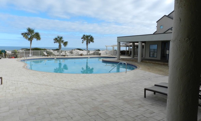 Amelia City Condominio | RENOVADO frente al mar de 2 pisos Condo - Acceso a Amelia Island Golf & Beach Club
