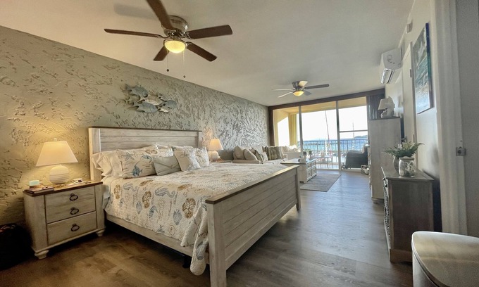 Red Hook Condominio | Renovated Oceanfront Condo with AMAZING views! St. Thomas, VI.