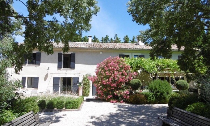 Rognonas Casa | Renovated old farmhouse South Avignon, wooded park, swimming pool, tennis