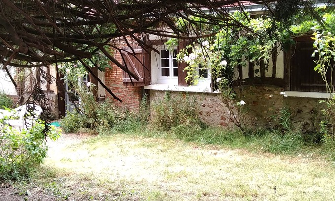 Chapelle-Royale Casa | Renovated old house, rural setting.
