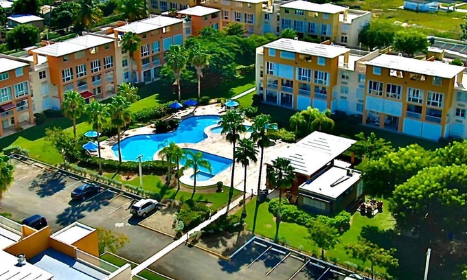 Santillana del Mar Villa | Relájese, explore y disfrute- Beachfront Villa @ Malibu Beach Loiza Puerto Rico