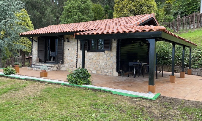 Caldones Cabaña | Renovated rural wooden cabin 10 km from Gijón.