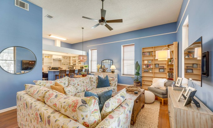 Downtown Apartamento | Renovated San Marcos Vacation Rental w/ Balcony!