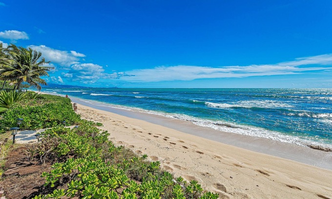 Ewa Casa | Renovated Steps to the Beach Cottage in Ewa Beach Serene Home w/Full Kitchen